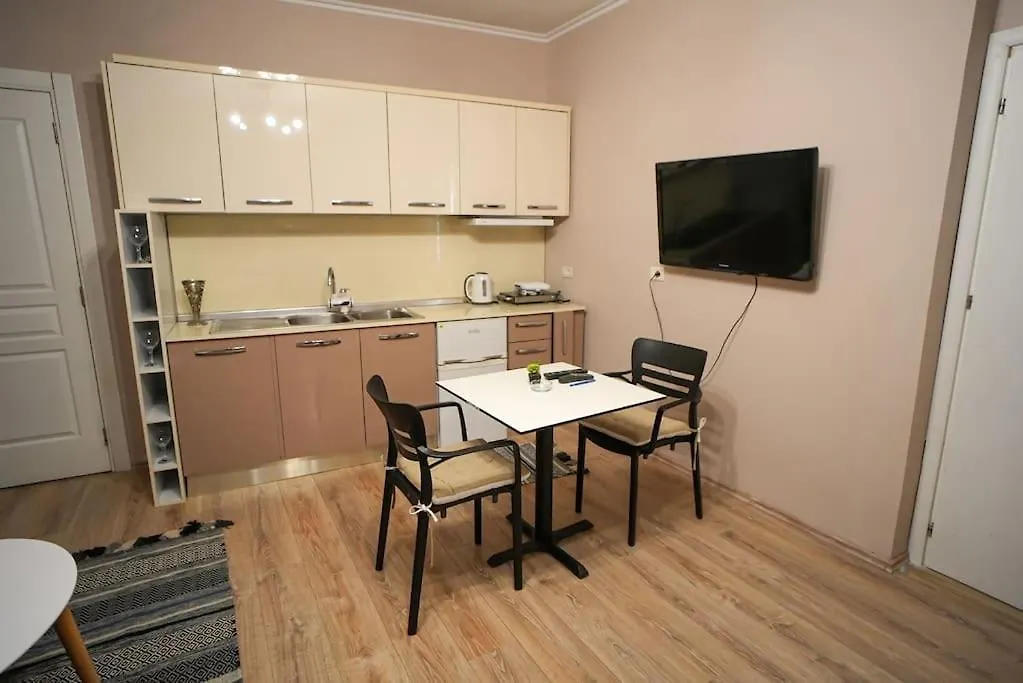 Grandpa House - Studio App.2 Tirana 0*,  Albania
