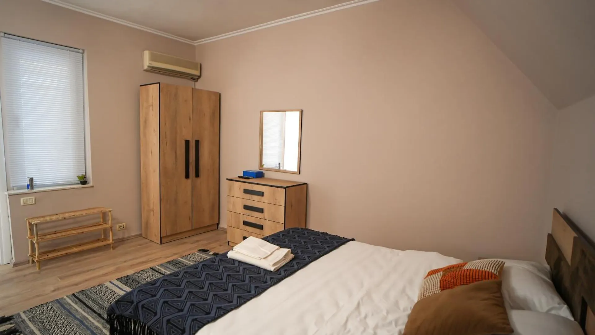 Grandpa House - Studio App.2 Tirana 0*,  Albania
